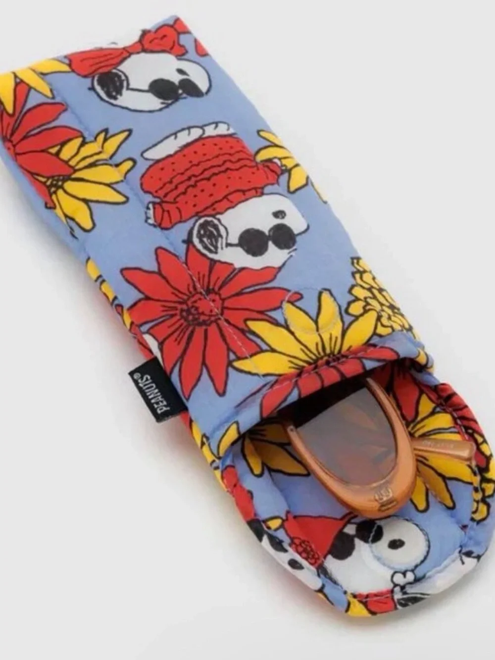 BAGGU x Peanuts EUC Floral Snoopy puffy sunglasses case. - Picture 2 of 4